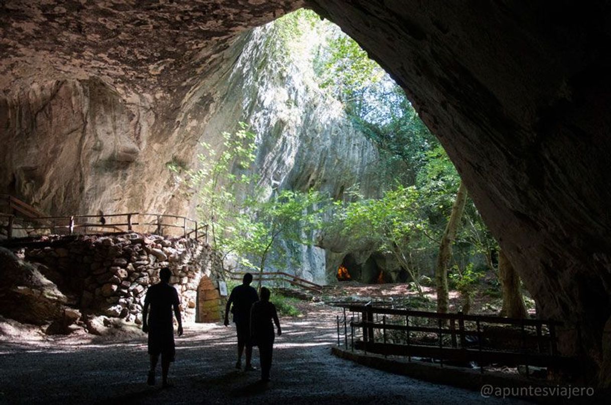 Place Cuevas de Zugarramurdi