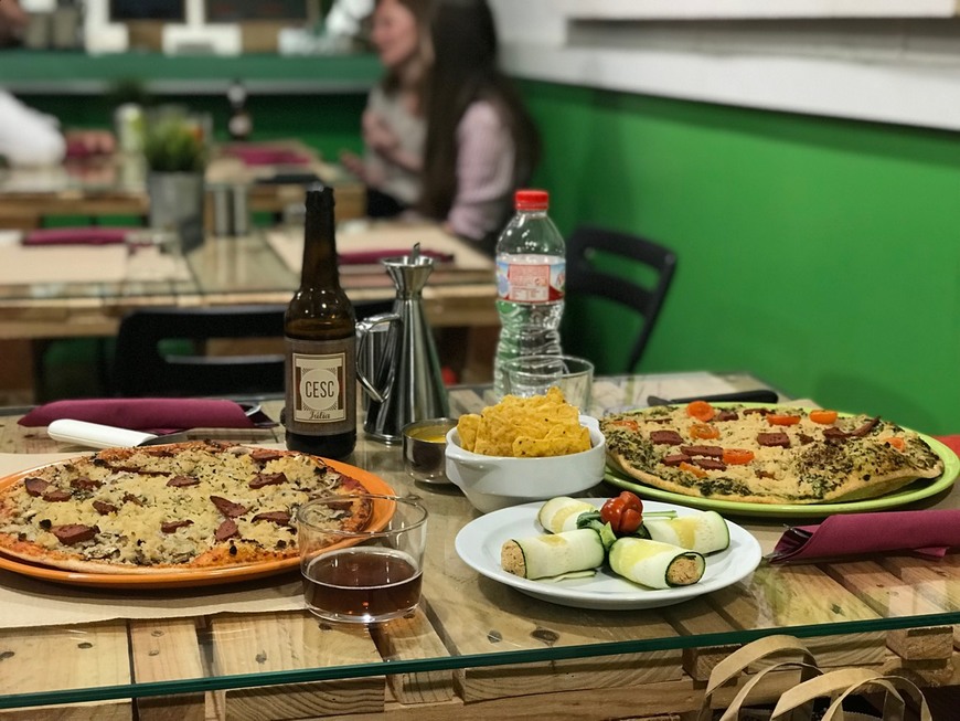 Restaurantes Dolce Pizza y Los Veganos