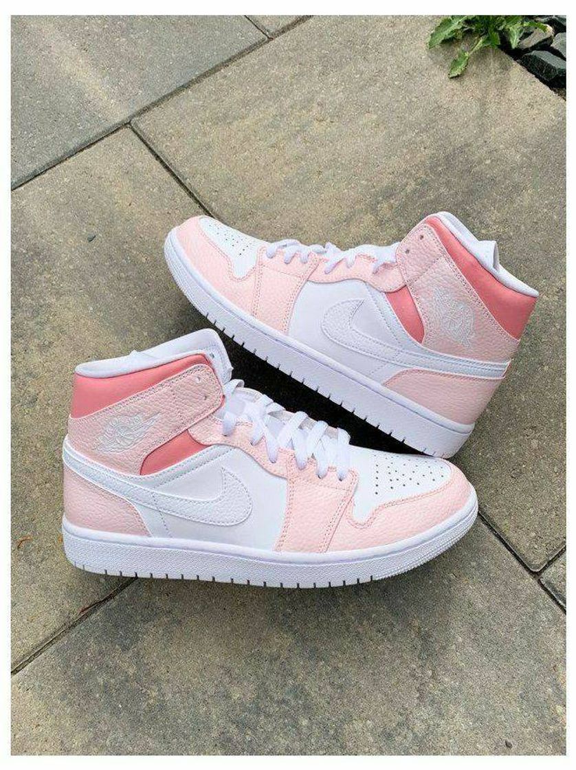 Social Nike pink