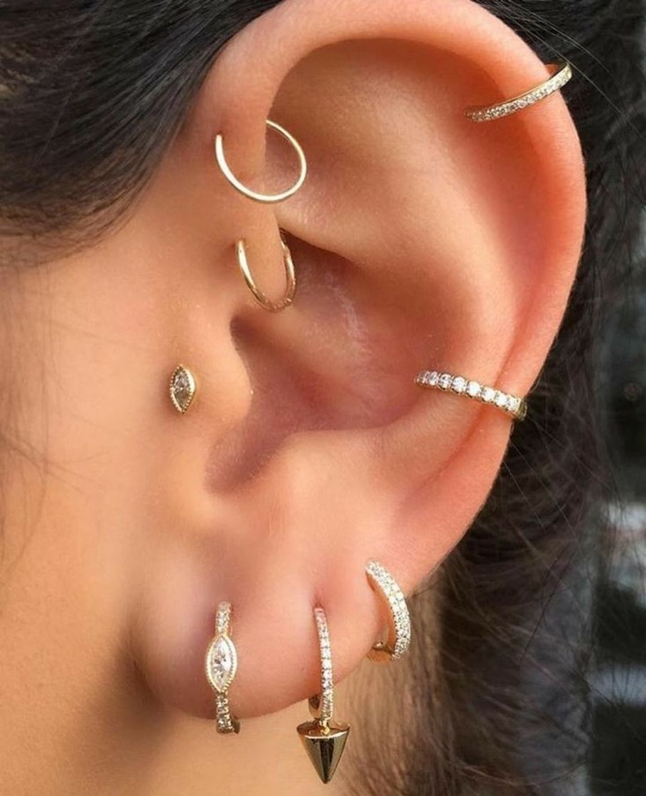 Moda Piercing na orelha.