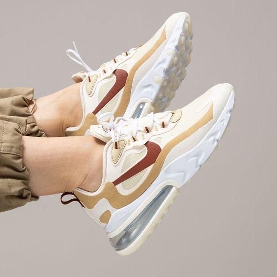 Social Nike Air Max 270 React