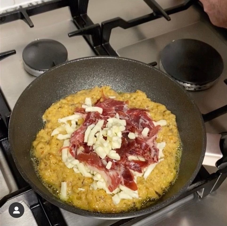 Social Tortilla Croissants + Jamón Ibérico + Tartufata + Mozzarella