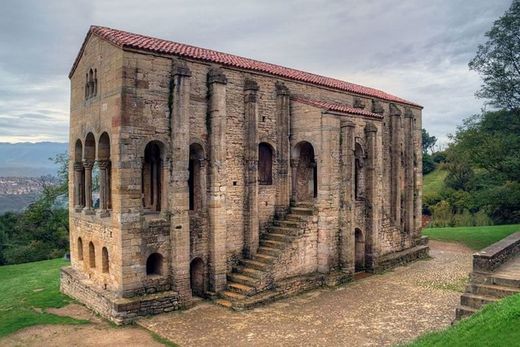 Santa María del Naranco. Prerrománico Asturiano