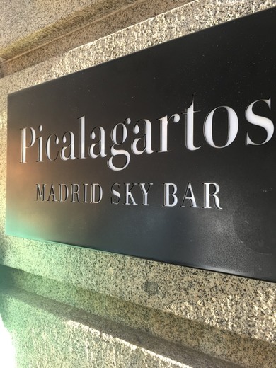 Picalagartos Sky Bar