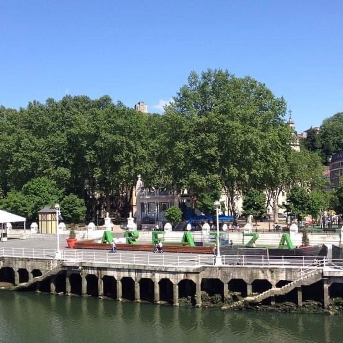 Moda Un paseo por el Parque del Arenal