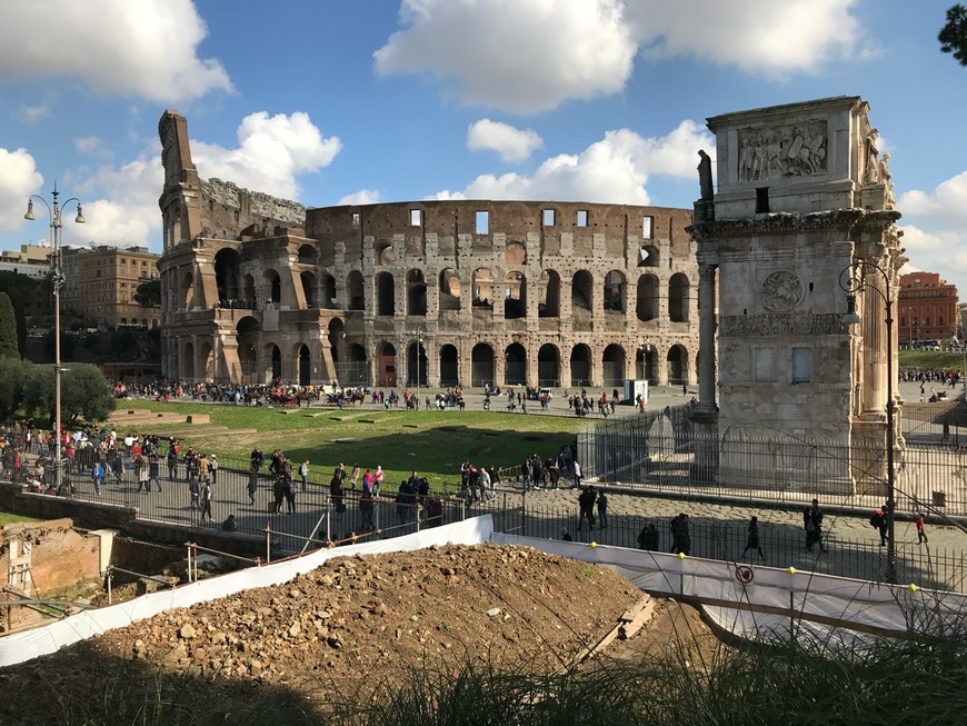 Lugar Coliseo de Roma