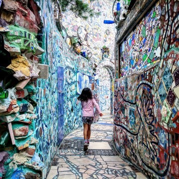 Places Philadelphia's Magic Gardens