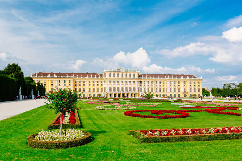 Place Schönbrunn Palace