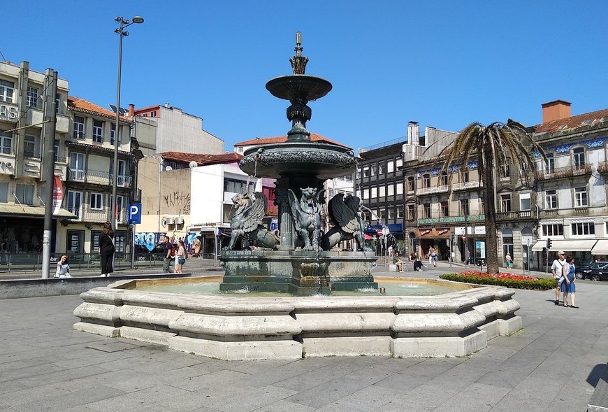 Place Fuente de los Leones