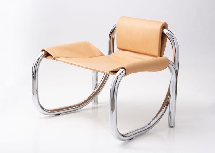 Producto Coda Polished Chrome Frame w Cushioned Leather Sling Chair