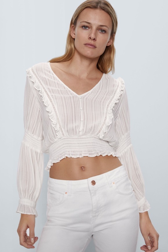 Social BLUSA COM FOLHOS | ZARA