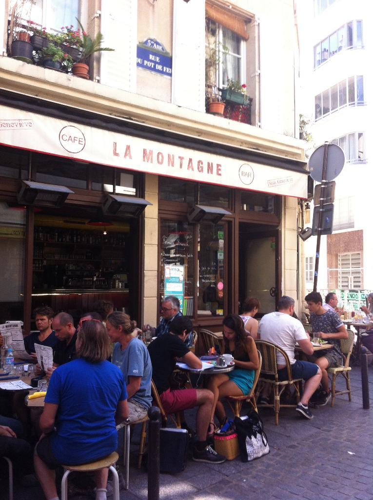 Fashion La Montagne Sans Genevieve, Paris - Quartier Latin 