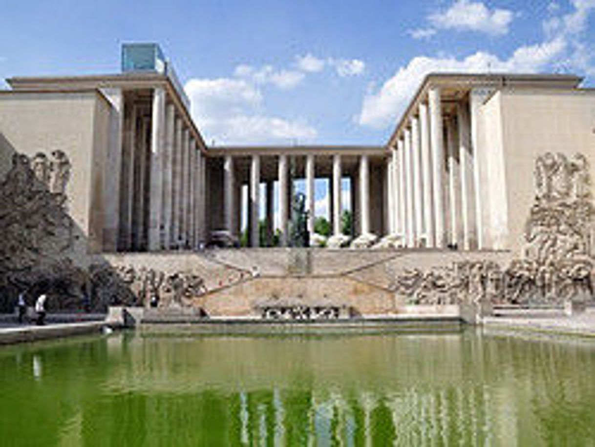 Place Museo de Arte Moderno de París