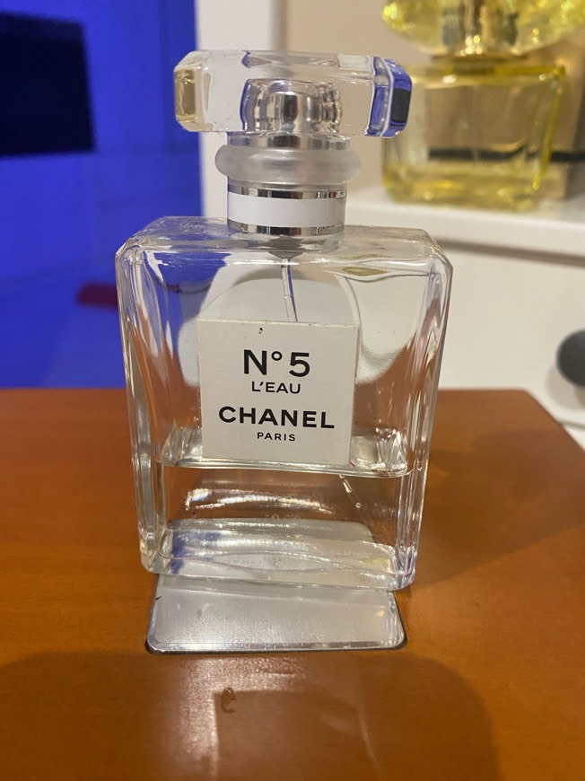 Products N•5 L’eau CHANEL Paris 