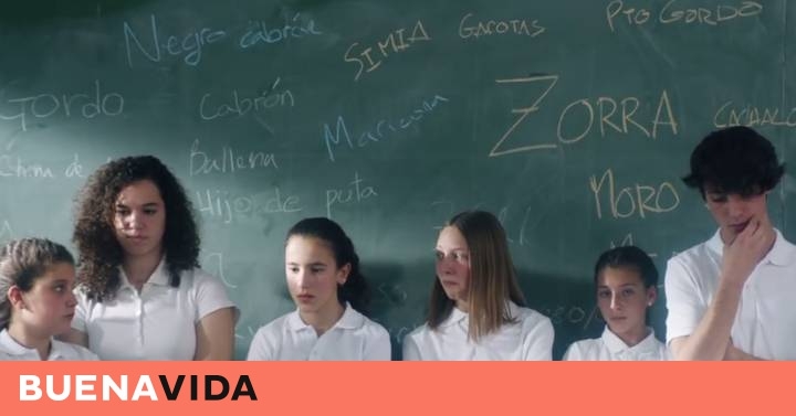 Moda Por 13 razones La importancia de las palabras Netflix Experimento ...