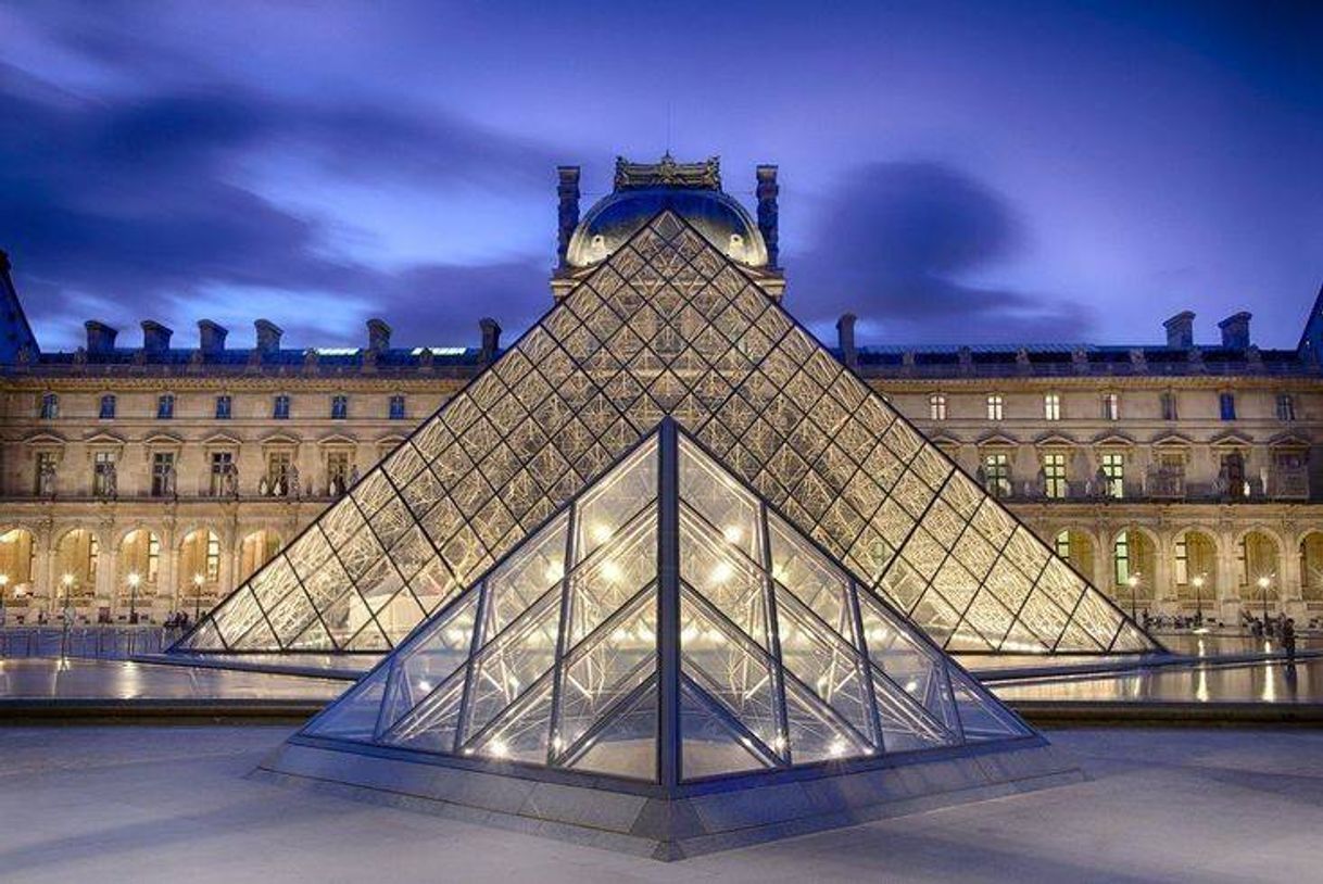 Place Museo del Louvre