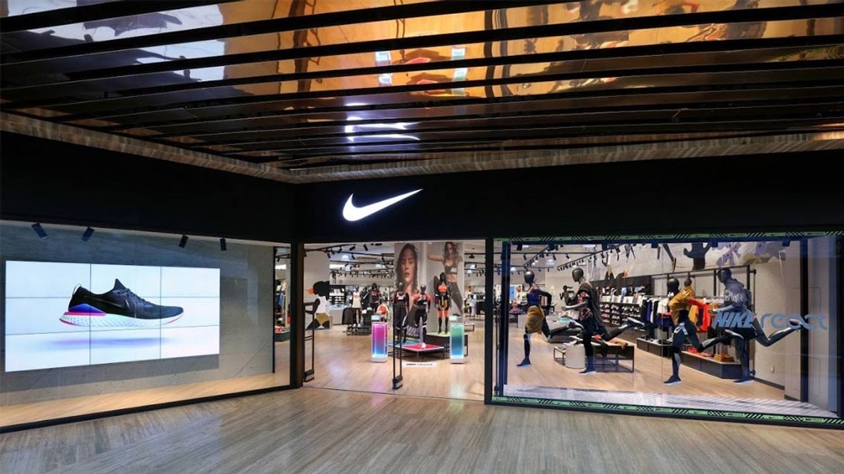 Place Nike Store Serrano