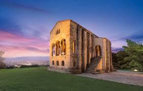 Lugar Santa María del Naranco. Prerrománico Asturiano