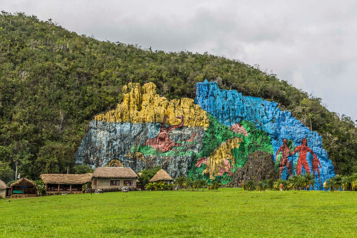 Place Mural de la Prehistoria