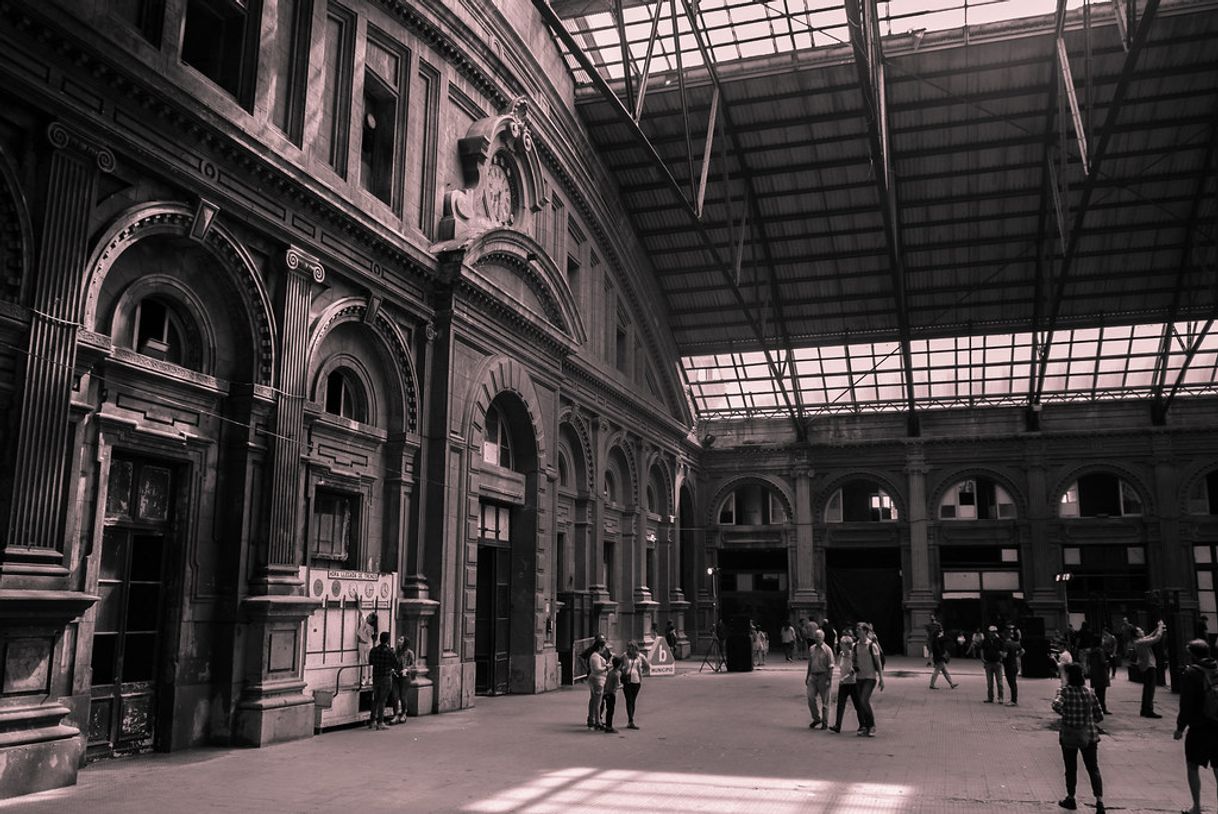 Lugar Estación Central General Artigas