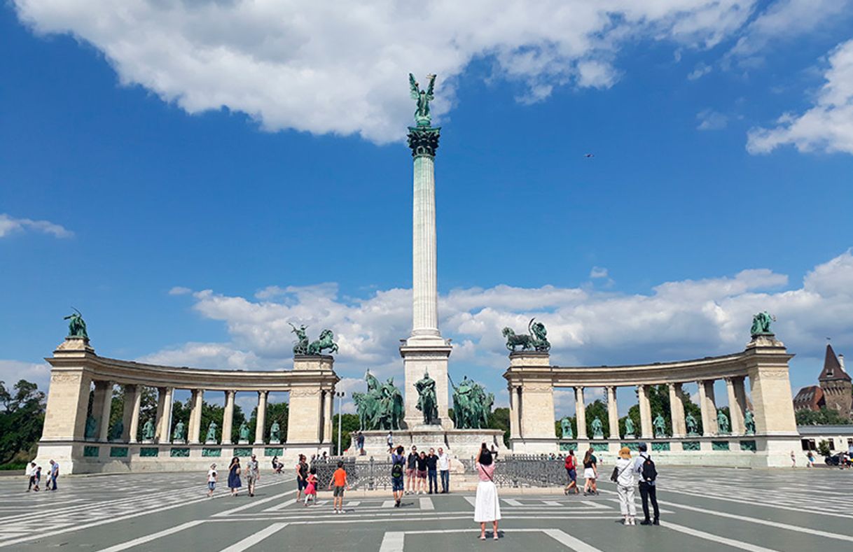 Lugar Plaza de los Héroes