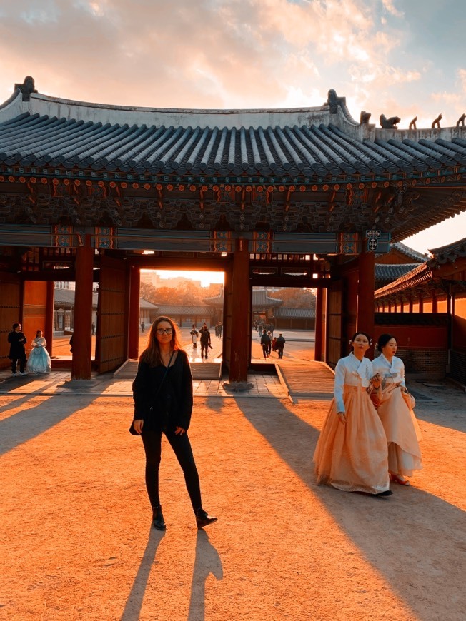 Place Changdeokgung Palace and Huwon