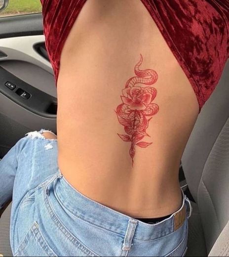 Tattoo em vermelho