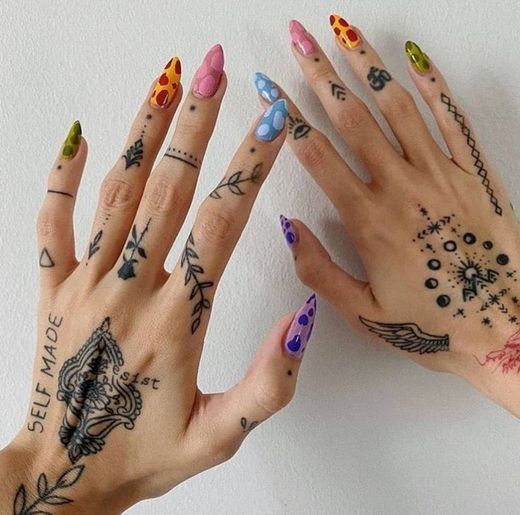 tatuagens nas mãos