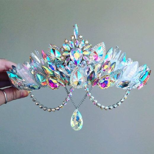 A coroa de cristal Aurora e pedras preciosas de quartzo 

