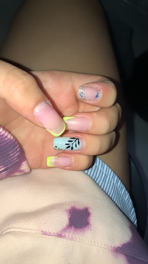 Moda Uñas neón 😍