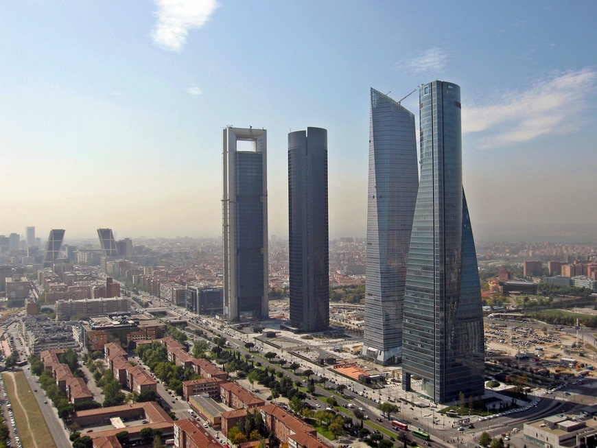 Lugar Cuatro Torres