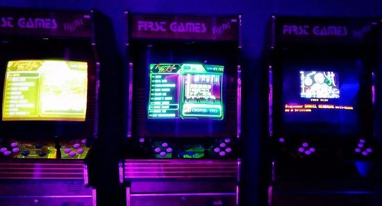 Restaurantes NEXT LEVEL Arcade BAR