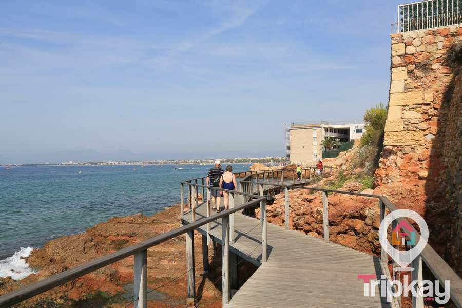 Place Camino de Ronda - Entrance Saloupor La Costa