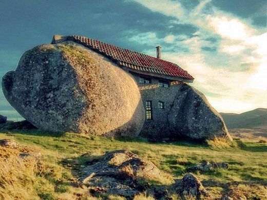 Casa do Penedo