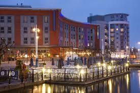 Lugar Gunwharf Quays