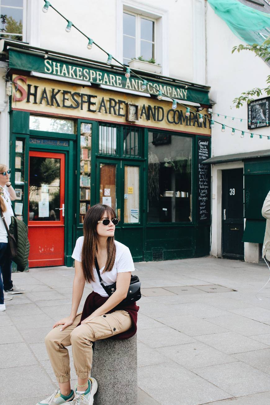 Place Shakespeare & Company