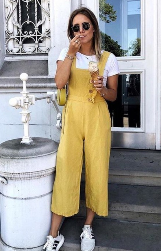 Macacão amarelo 