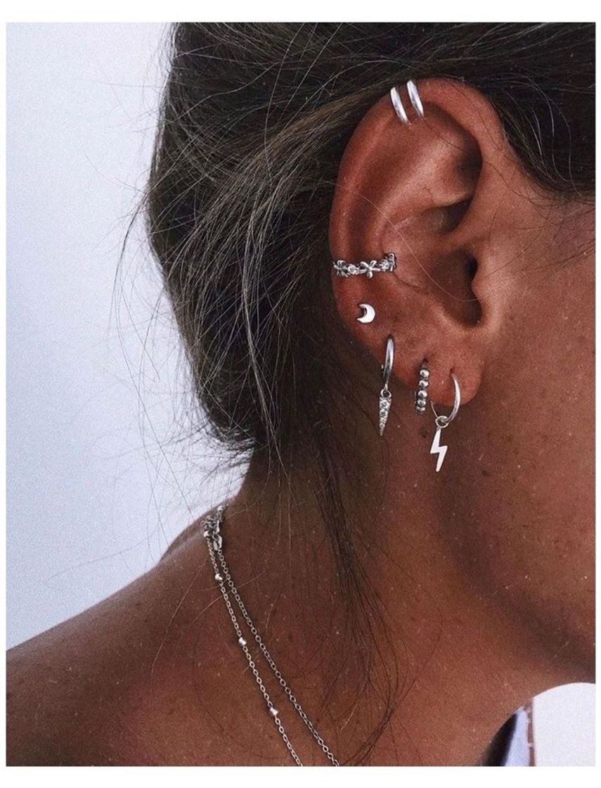 Moda Combinação de piercings orelha 