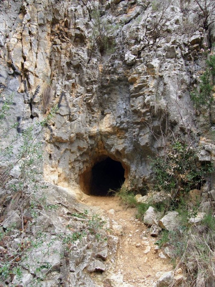 Place Cueva del Gollizno