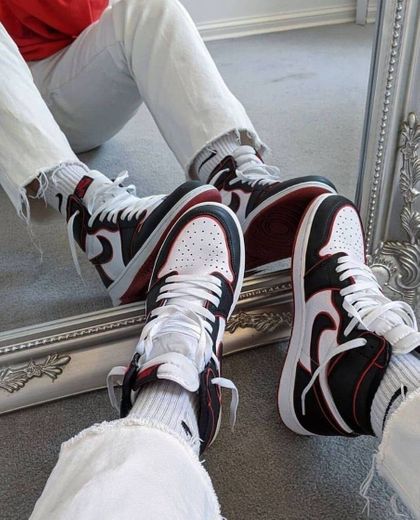 Nike Jordan 1 retro High Bloodline