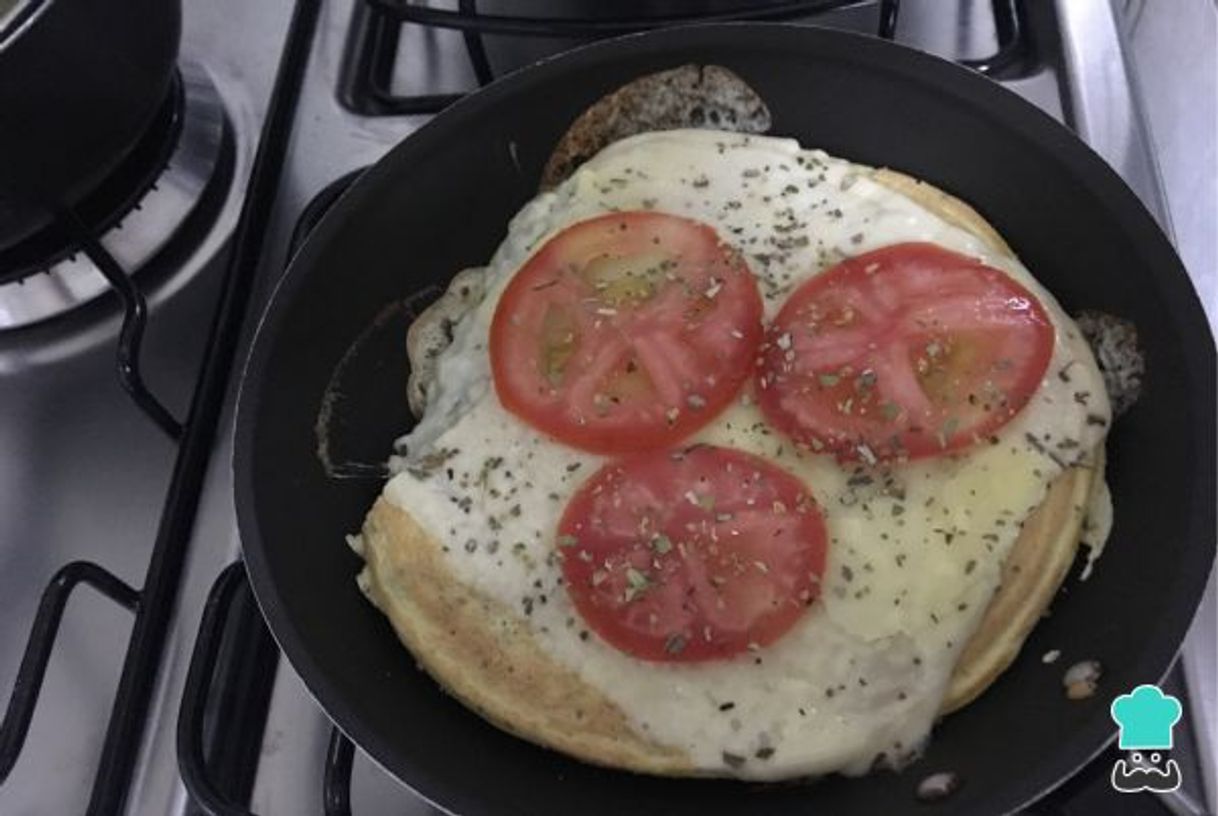 Moda Receita Fácil - Pizza de frigideira com massa de tapioca