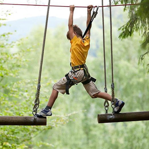 Aventura Amazonia - Parque multiaventura. Tirolinas. Actividades niños, despedidas, colegios