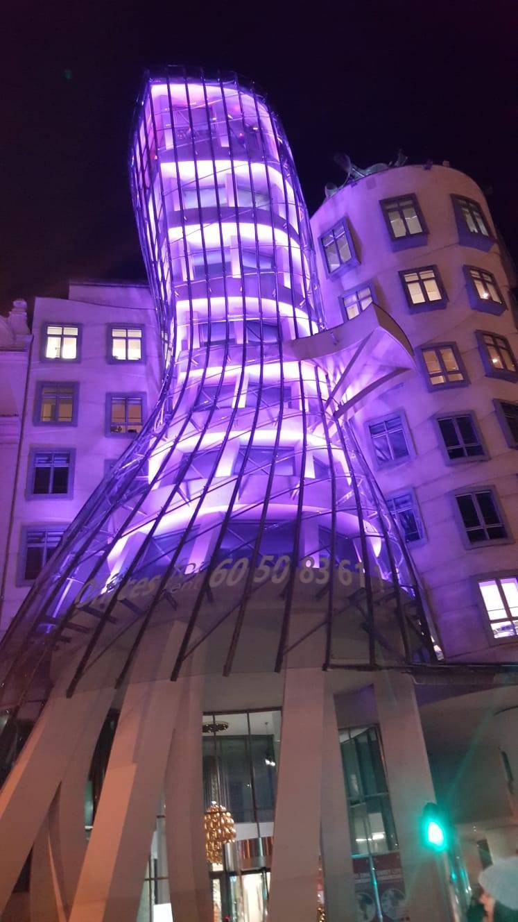 Lugar Dancing House