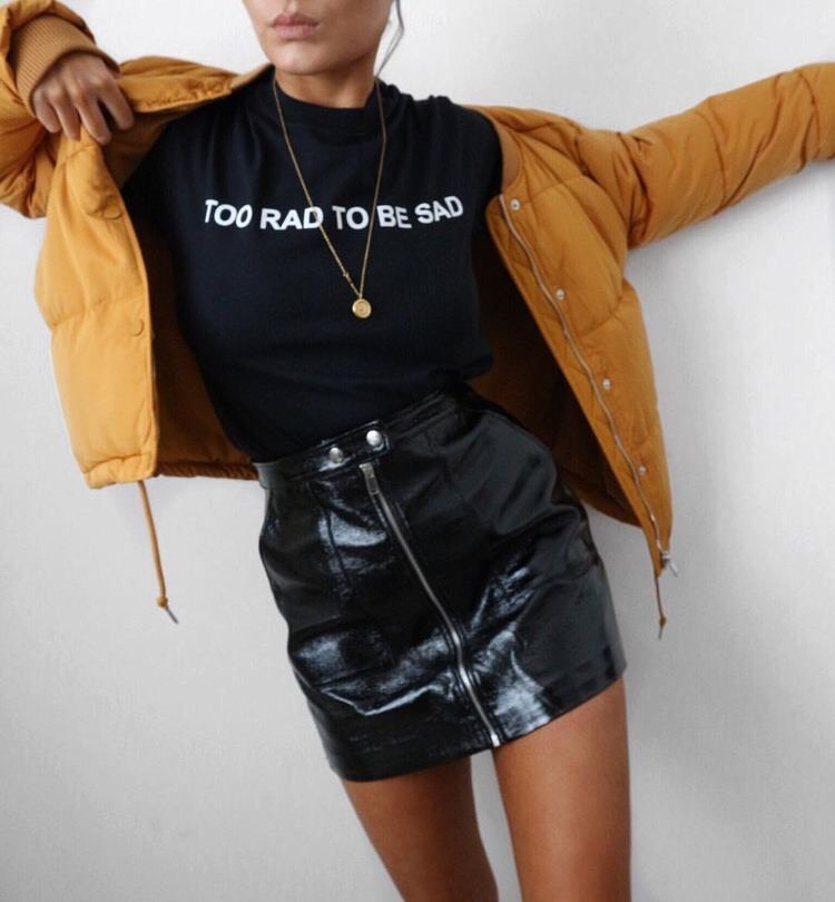 Look total preto com puffer jacket 