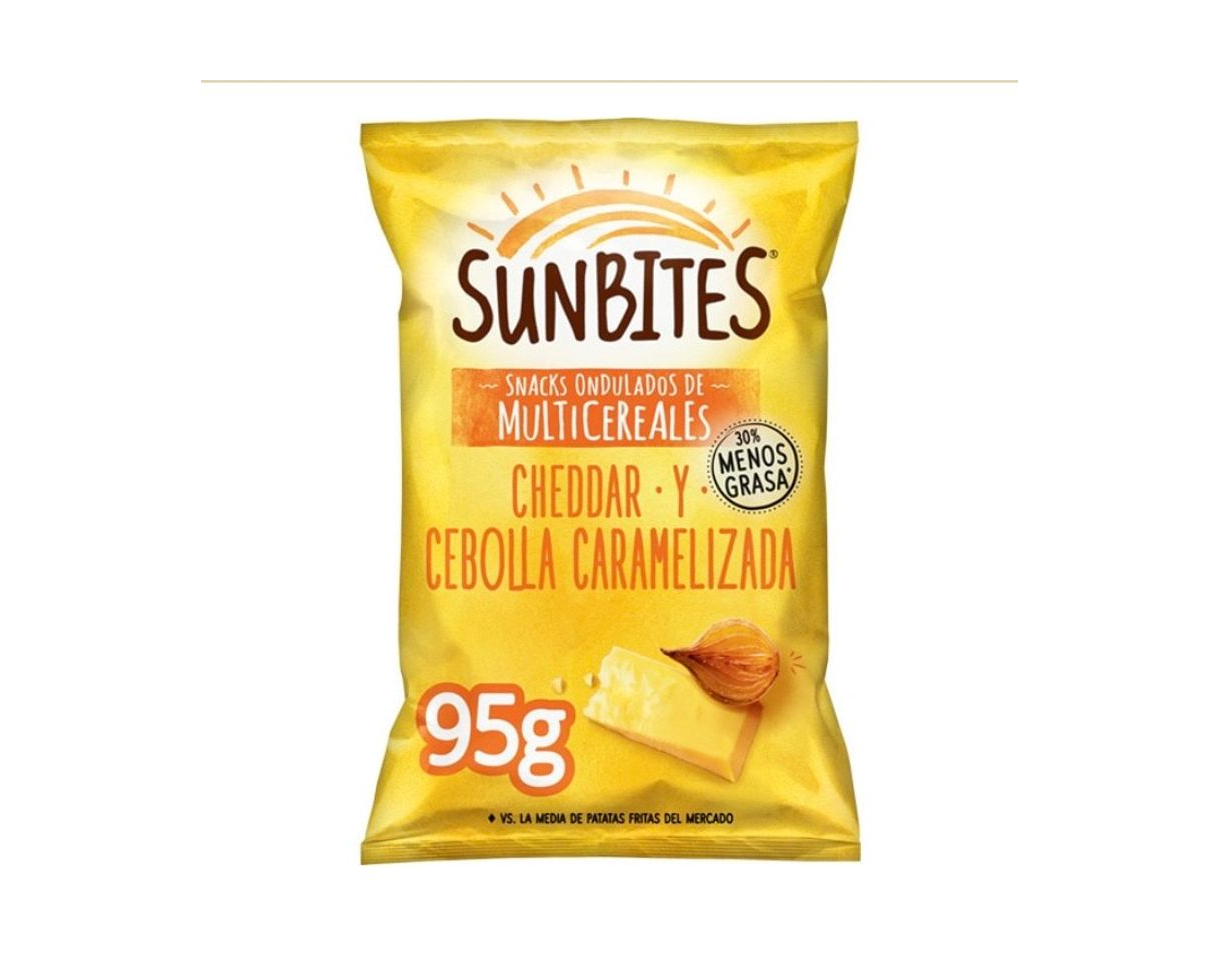 Producto snacks ondulados de multicereales con sabor a cheddar y cebolla