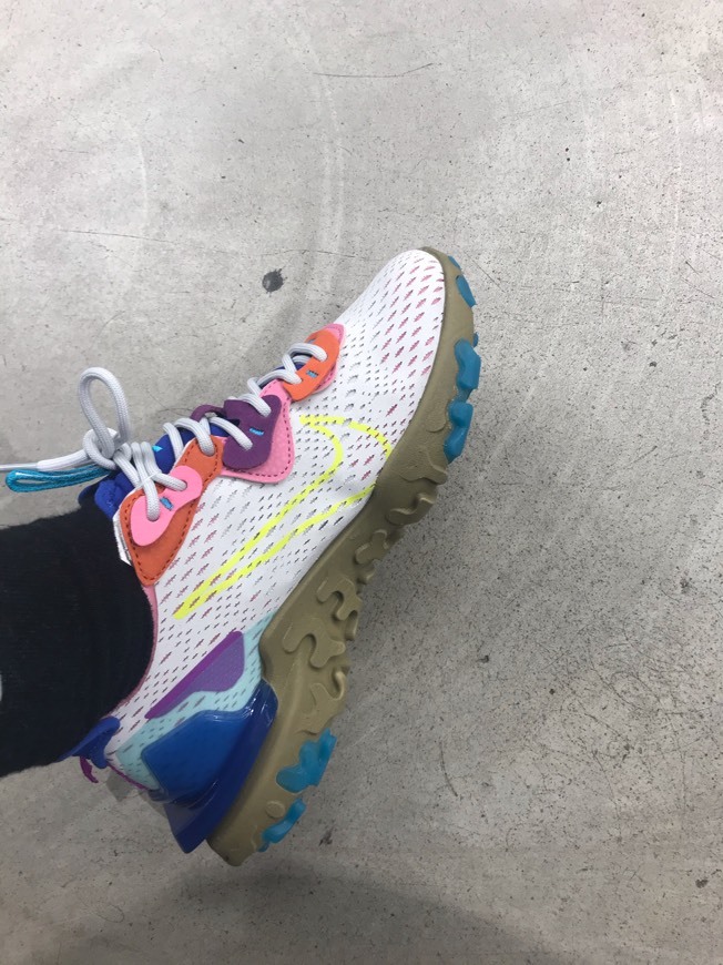 Moda W Nike NSW React Vision 