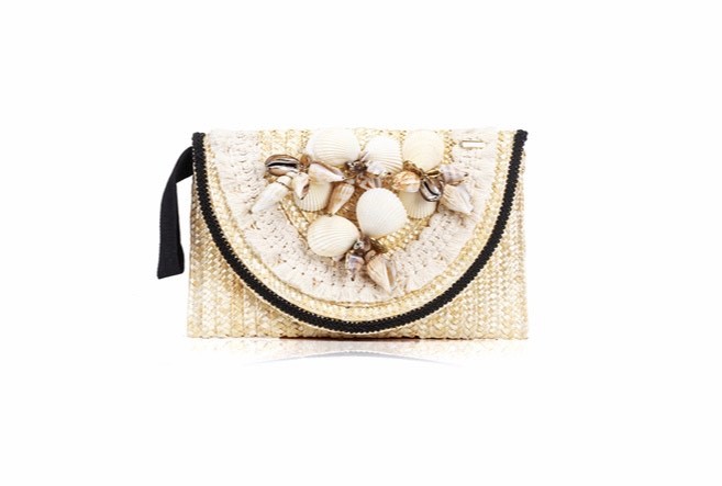 Social Heidi sea shells 