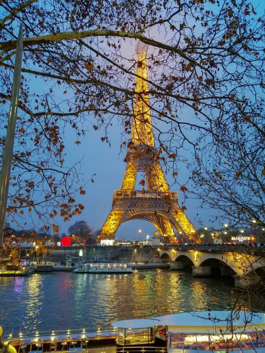 Place Torre Eiffel