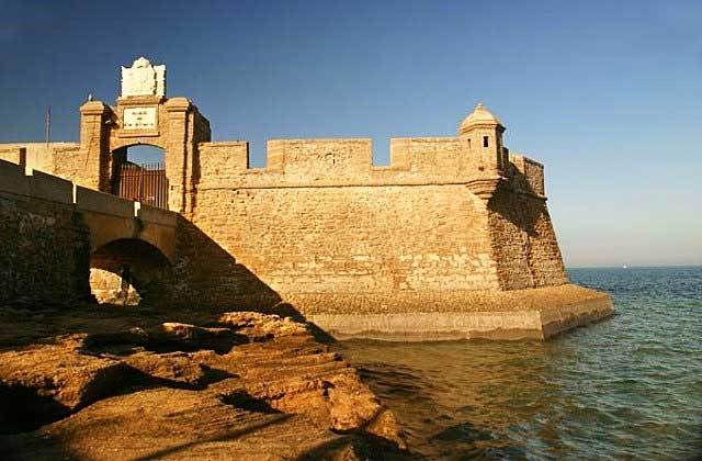 Place Castillo San Sebastian Cádiz