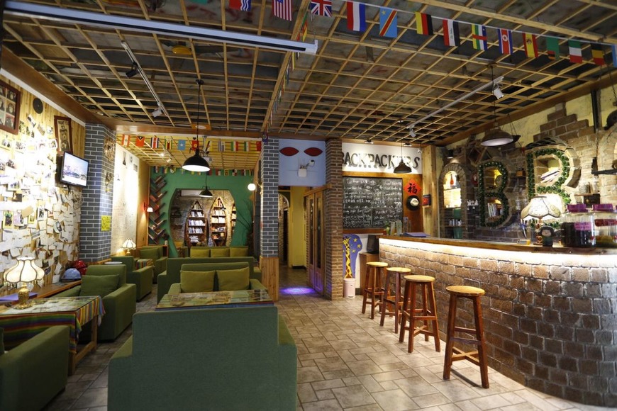 Place Yangshuo Travellers Land Youth Hostel